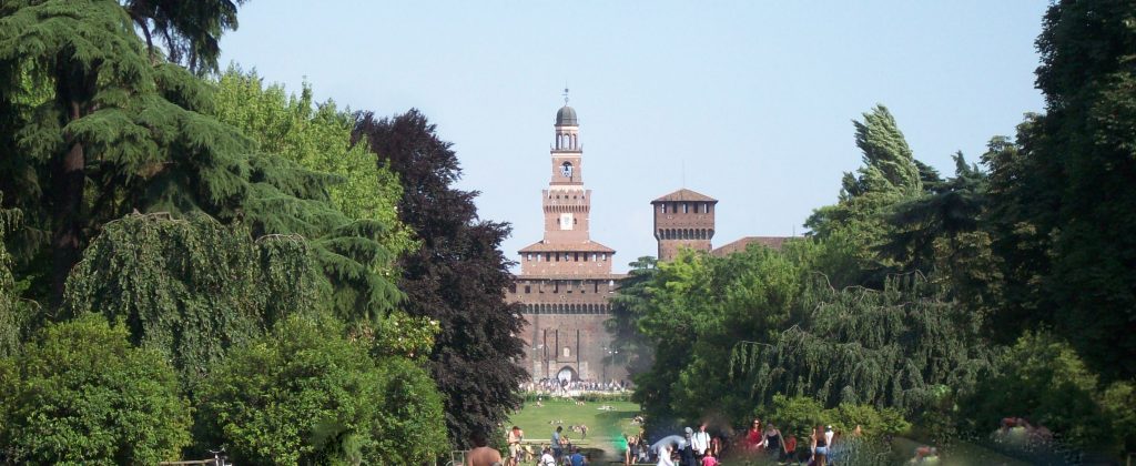 La Torre detta del Filarete, distrutta in parte nel 1521 e ricostruita nel 1905 da Luca Beltrami che si basò sui disegni antichi
