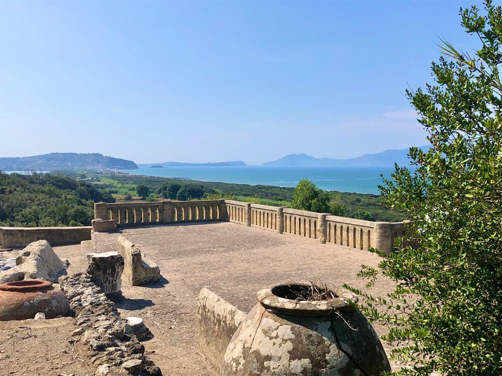 panorama dal parco archeologico di cuma