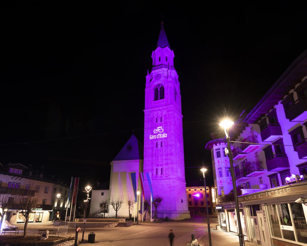 Cortina s'illumina di rosa per il Giro d'Italia, che partirà tra un mese