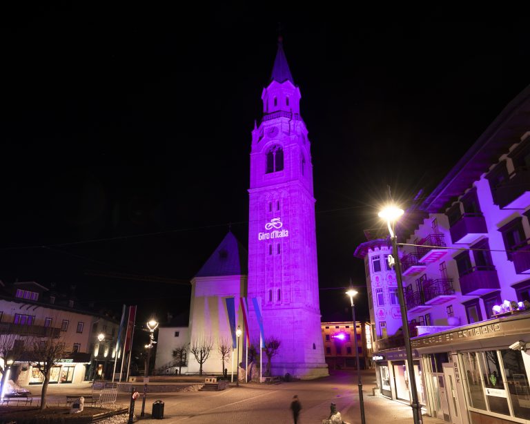 CORTINA BECOMES PINK FOR THE GIRO D’ITALIA CORTINA BECOMES PINK FOR THE GIRO D’ITALIA