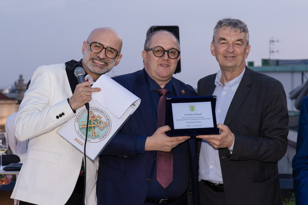 Ex-Councillar  of "Regione Lombardia" Mr. Fabio Pizzul was awarded by ALPA Les Clefs d'Or as honorary member