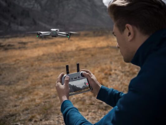 Alt-tekst: DJI Air 3 sender live 1080p/60fps video med O4-overføring