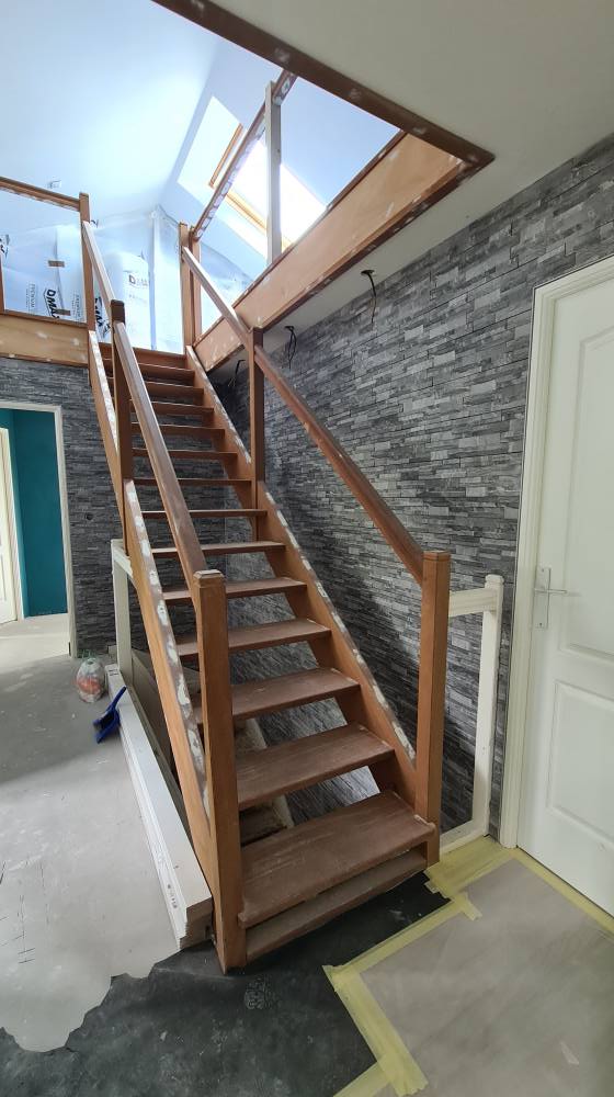 Rénovation d'un escalier peintre en bâtiment Poissy