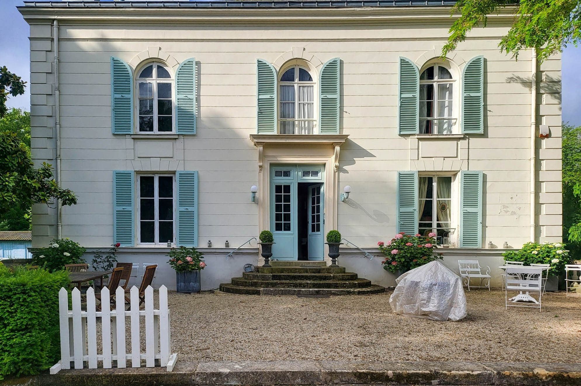 cropped-cropped-Entreprise-de-peinture-renovation-en-peinture-interieure.jpg pour votre habitation près de Poissy Transformez votre terrain grâce à nos travaux d’aménagement extérieur ! J.A. Rénovation prend en charge le ravalement de votre façade, la création de terrasse ainsi que vos travaux de petite maçonnerie. Contactez notre équipe dès maintenant et obtenez un devis gratuit.