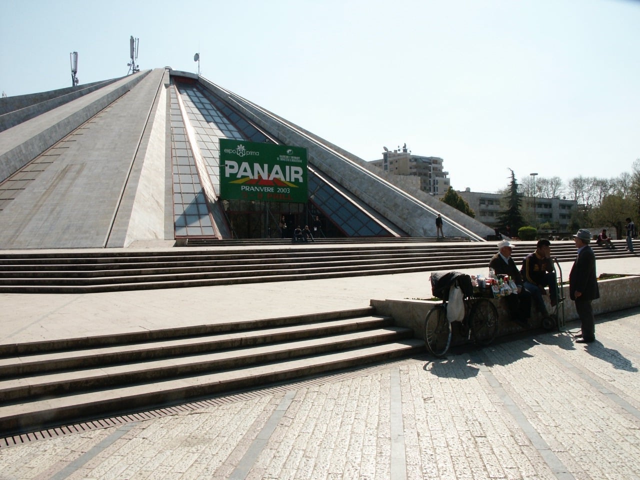 Pyramiden Tirana Albanien