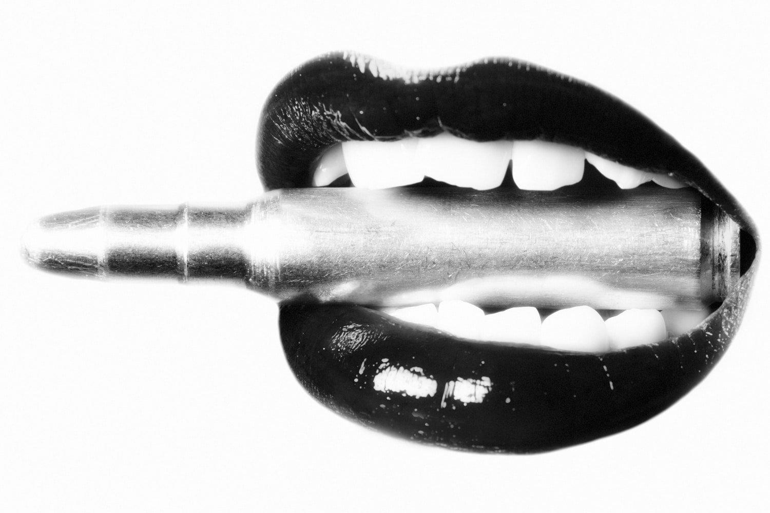 Bullet Lips BW