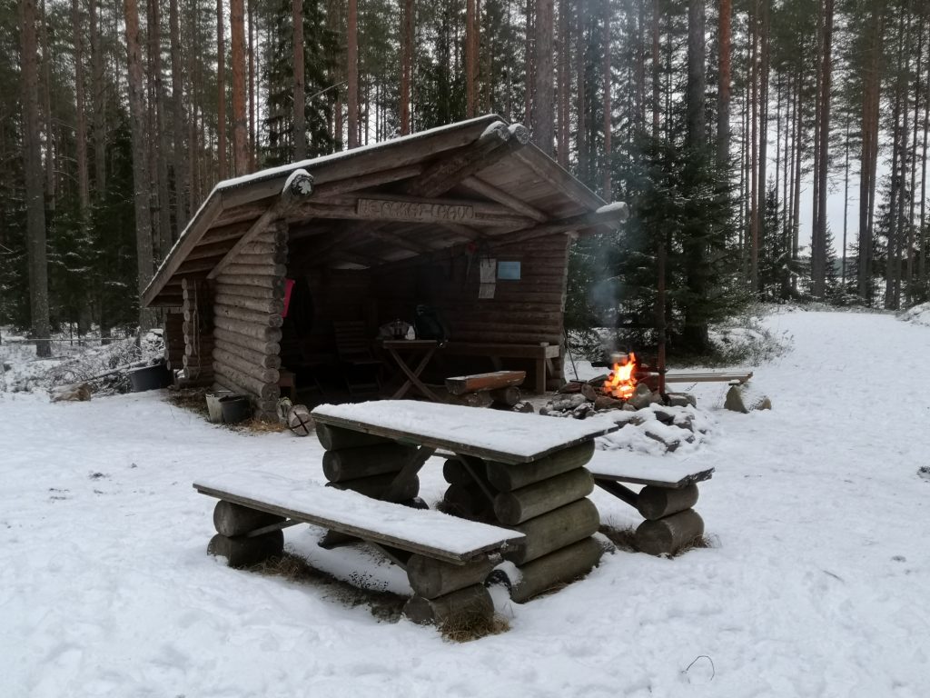 Hepakat Lean-to Shelter  – Esko Petäjä Web site