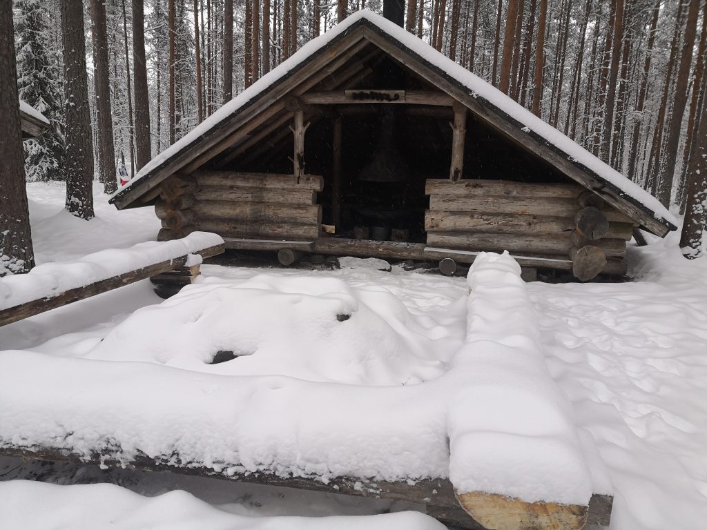 Honkakylä Lean-to Shelter  – Esko Petäjä Web site