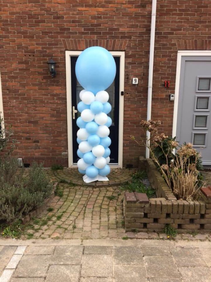 ballon pilaar blauw wit met topballon