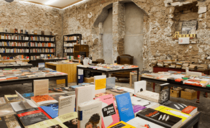 10 librerías cafeterías en Barcelona con mucho encanto