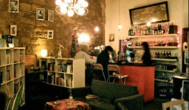 10 librerías cafeterías en Barcelona con mucho encanto