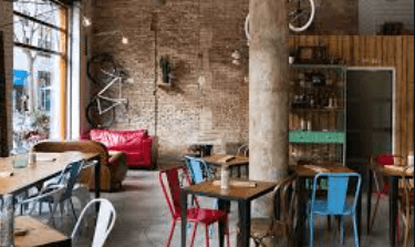 10 librerías cafeterías en Barcelona con mucho encanto