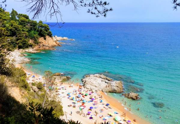 Playas nudistas en Cataluña