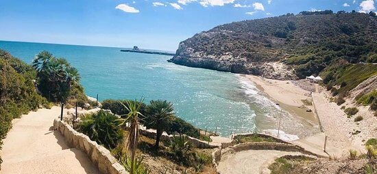 Calas pequeñas cerca de Barcelona -¡PARADISÍACAS!-