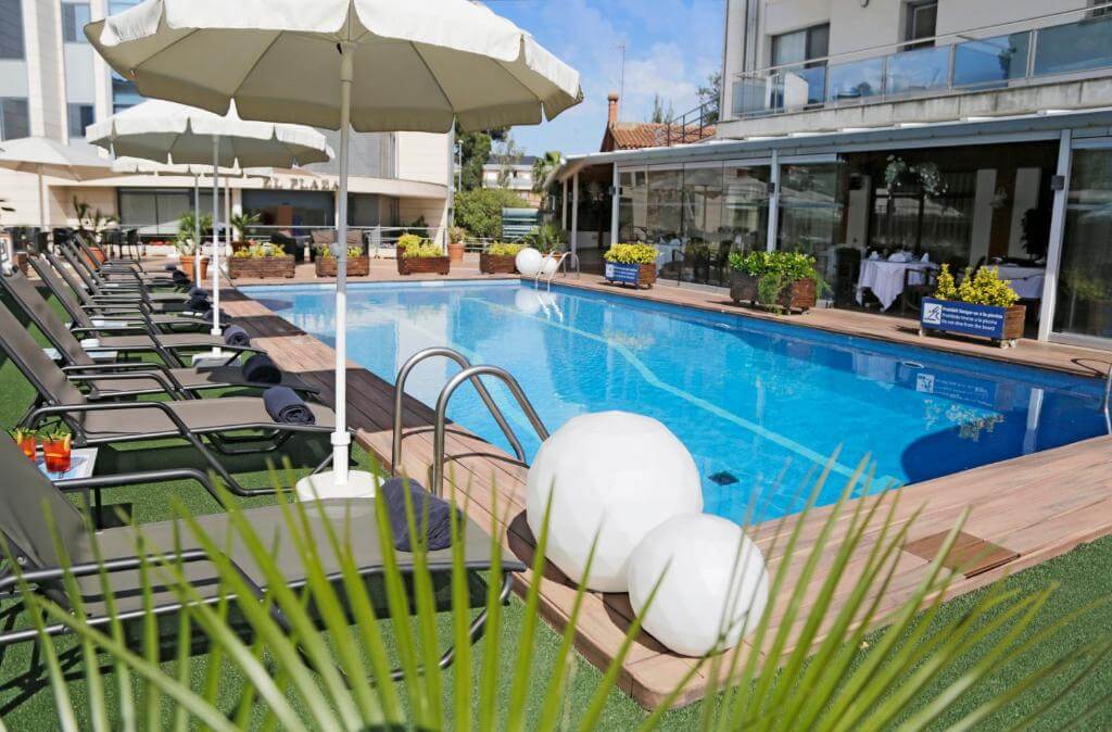 5 restaurantes con piscina en Castelldefels