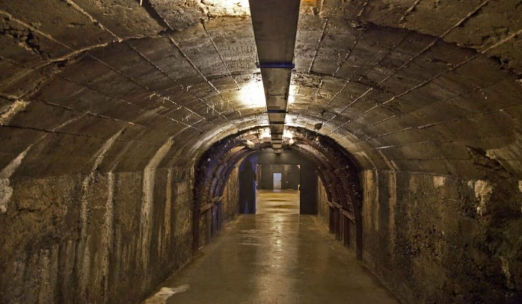 Descubriendo los túneles secretos de la Guerra Civil Española en Barcelona