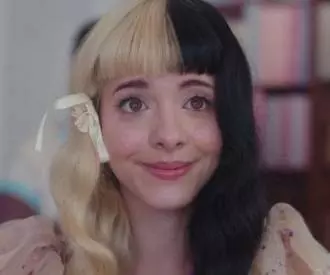 melanie martinez 330x275