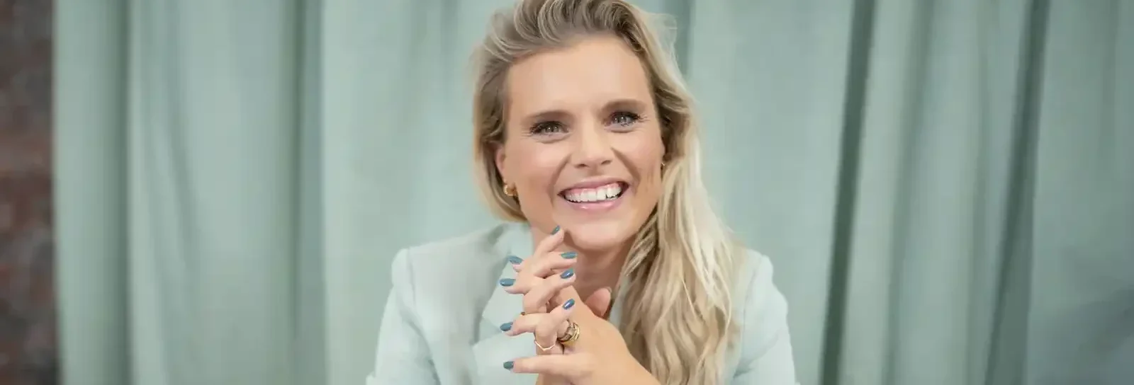 Theatertour 2024-2025 | Even Tussen ons | Eveline Stallaart