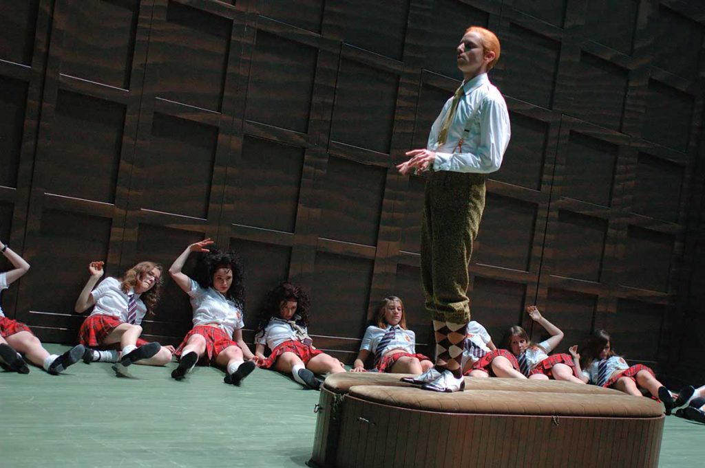 Szene aus DIDO UND AENEAS Luzerner Theater, Foto: Ingo Hoehn