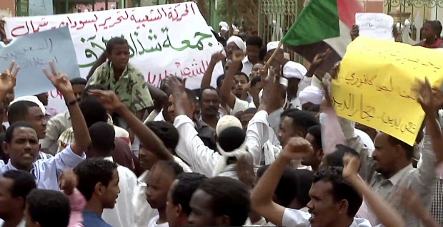 احتجاجات السودان.. التاريخ يعيد نفسه