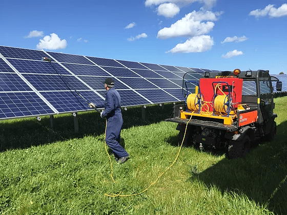 Solar-Farm-Cleaning-min