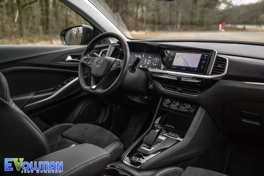Interieur van de Opel Grandland GSe.
