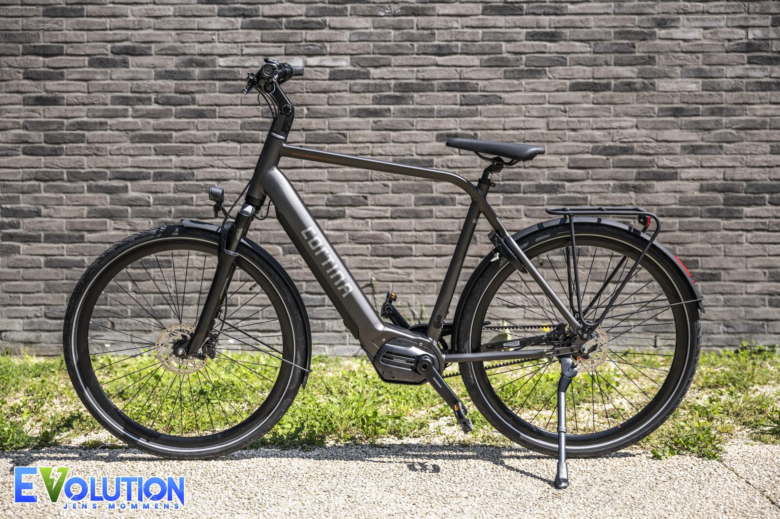 Cortina E-Mozzo Pro e-bike in Eclips Black