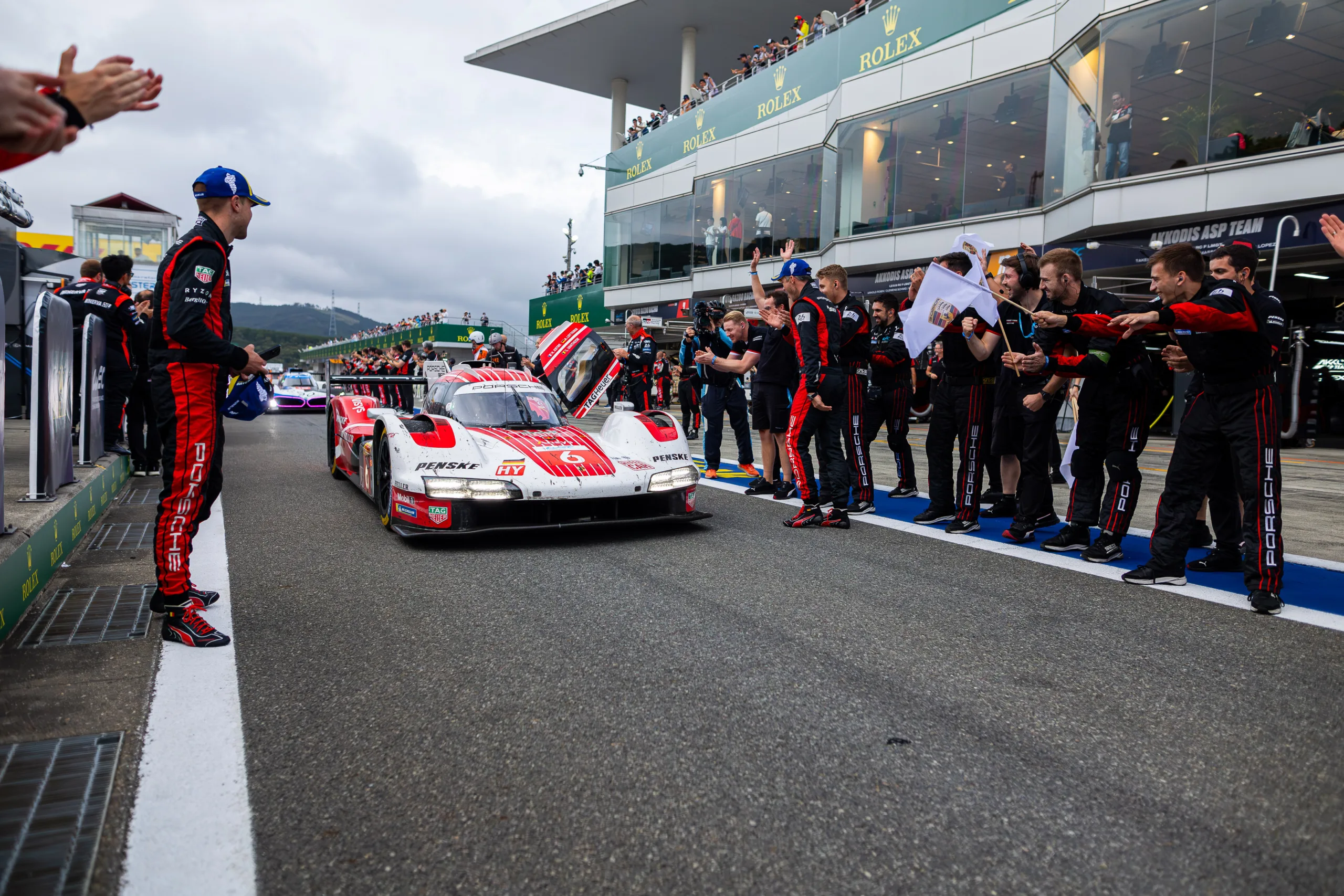 06 ESTRE Kevin (fra), LOTTERER André (ger), VANTHOOR Laurens (bel), Porsche Penske Motorsport, Porsche 963 #06, Hypercar, celebration during the 2024 6 Hours of Fuji, 7th round of the 2024 FIA World Endurance Championship, from September 13 to 15, 2024 on the Fuji Speedway in Oyama, Shizuoka, Japan - Photo Javier Jimenez / DPPI