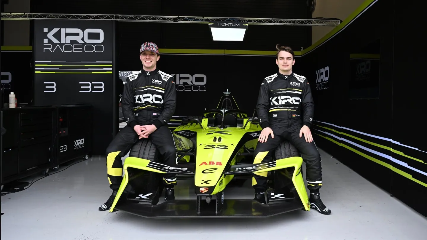 Dan Ticktum en David Beckmann, de rijders voor Kiro Race Co tijdens het elfde seizoen (2024/25) van het ABB FIA Formula E Wereldkampioenschap. © Formula E