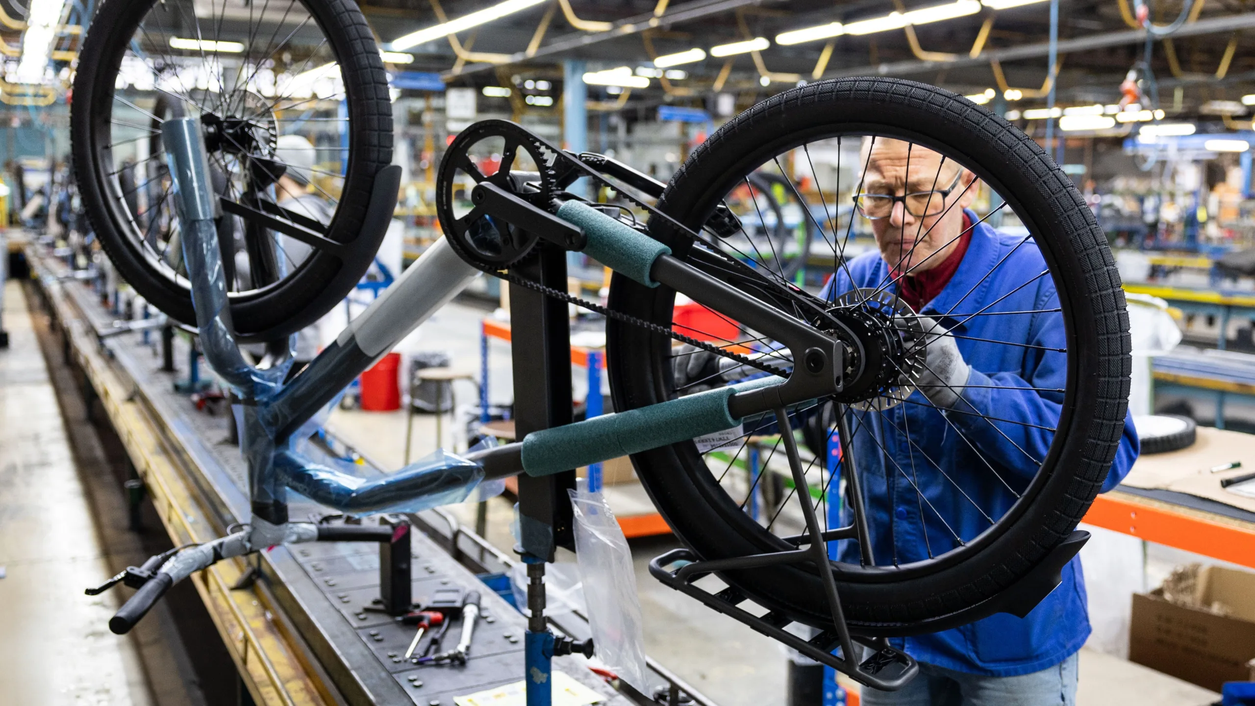 Cowboy e-bike assemblage by ReCycles in Frankrijk