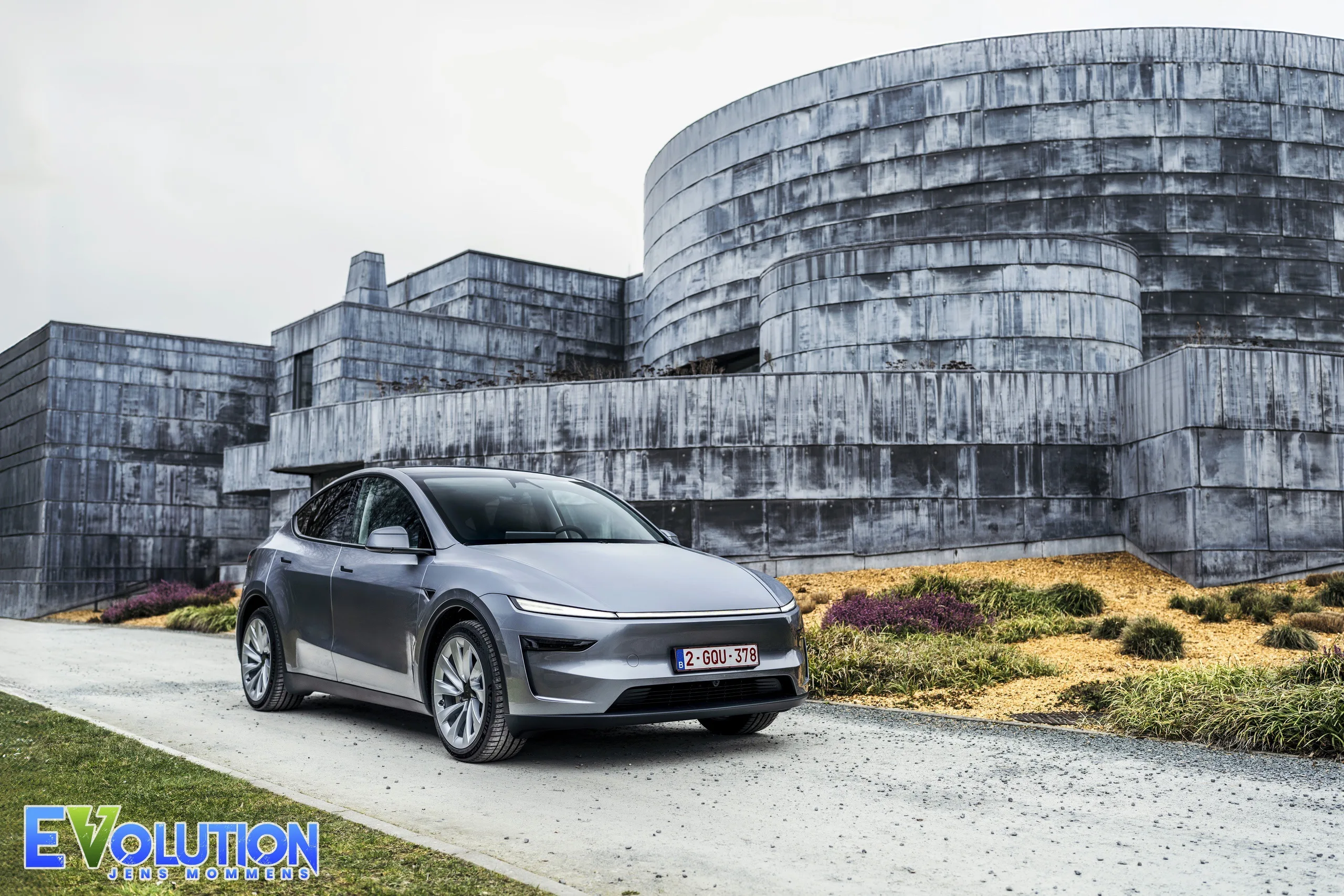 2025 Tesla Model Y Juniper