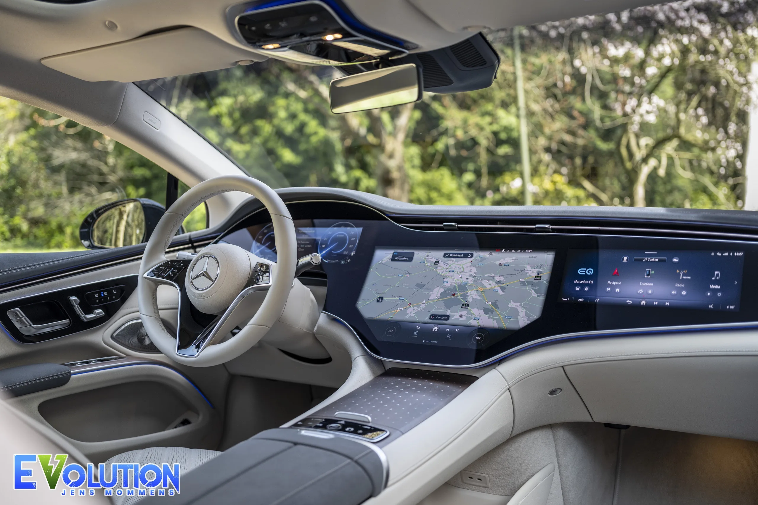 Gigantische MBUX-scherm op de Mercedes-Benz EQS 450+ Luxury Line review