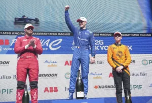 Stoffel Vandoorne (Maserati MSG Racing) wint de 2025 Tokyo E-Prix © Jed Leicester
