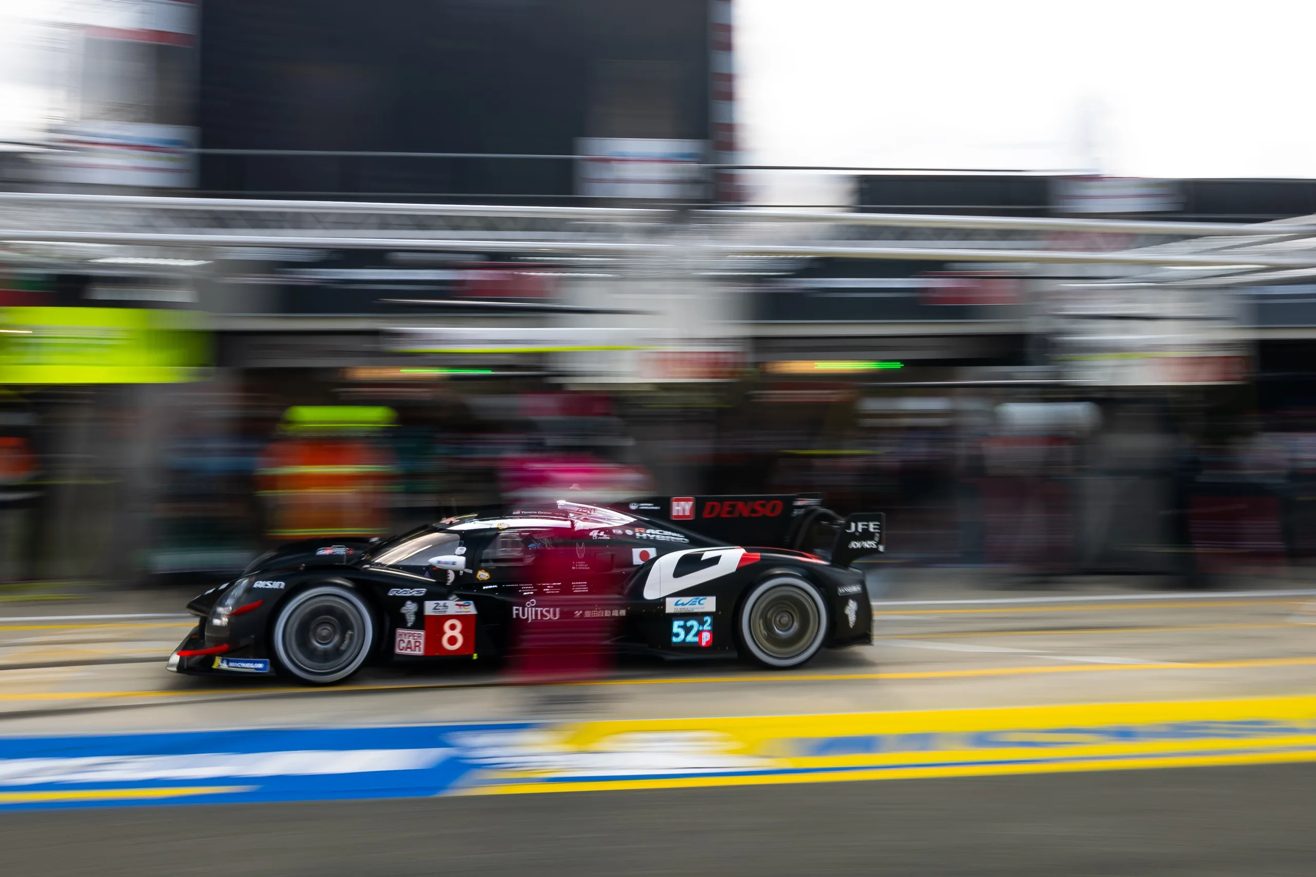 08 BUEMI Sébastien (sui), HARTLEY Brendon (nzl), HIRAKAWA Ryo (jpn), Toyota Gazoo Racing, Toyota GR010 - Hybrid, #8, Hypercar, action during the Test Day of the 24 Hours of Le Mans 2025, 4th round of the 2025 FIA World Endurance Championship, on June 8, 2025 on the Circuit des 24 Heures du Mans in Le Mans, France - Photo Javier Jimenez / DPPI