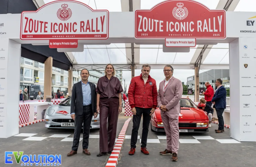 Zoute Grand Prix CEO Koen van Hout, Burgemeester van Knokke-Heist Cathy Coudyser (N-VA) bij de start van de Zoute Grand Prix Car Week op woensdag 8 oktober 2025.