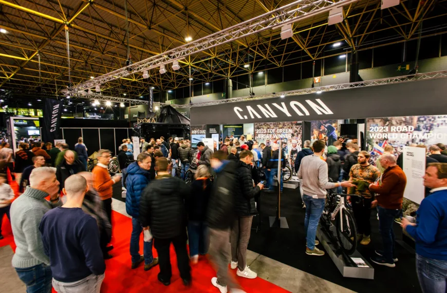 Veel bezoekers op de stand van Canyon tijdens Velofollies in Kotrijk Xpo © Canyon