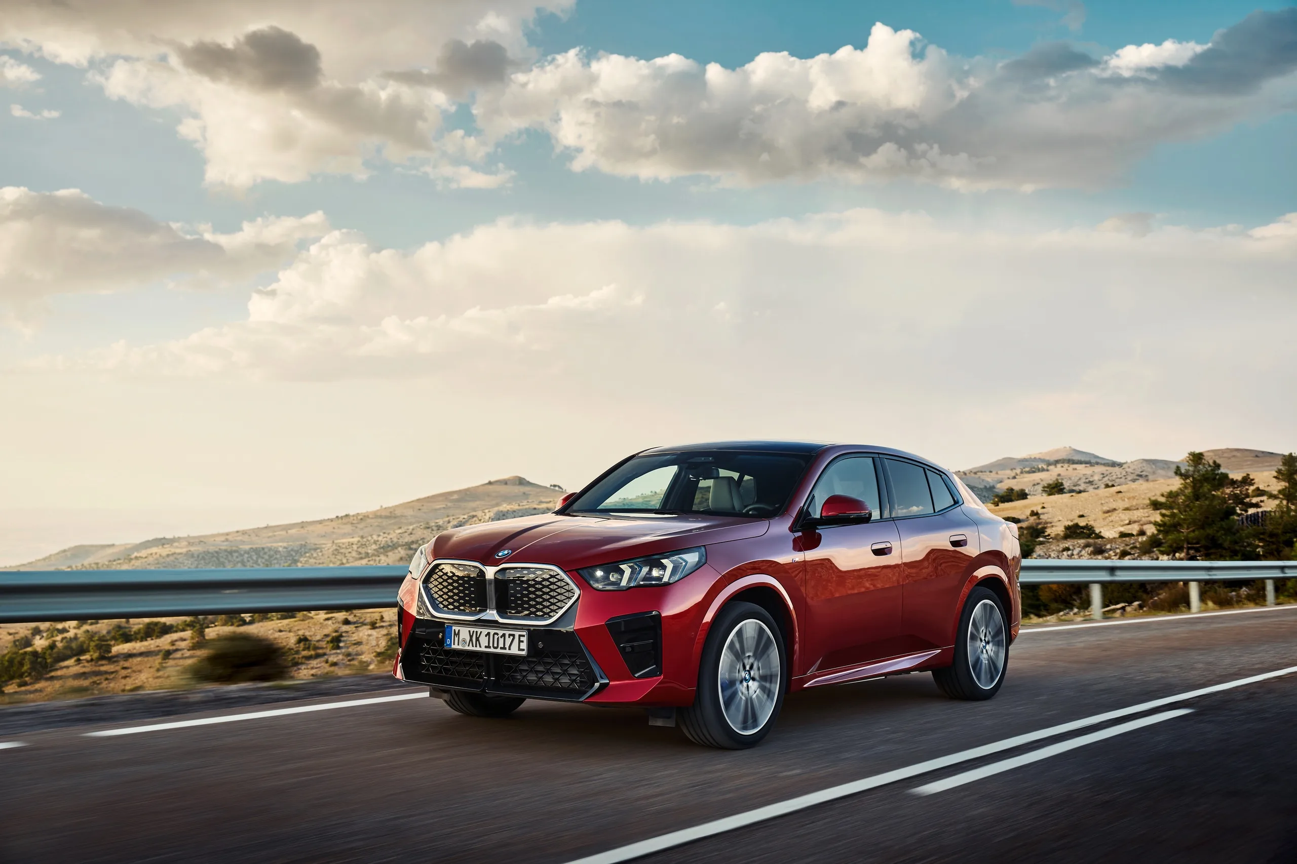 BMW iX1 xDrive30 2026 © BMW