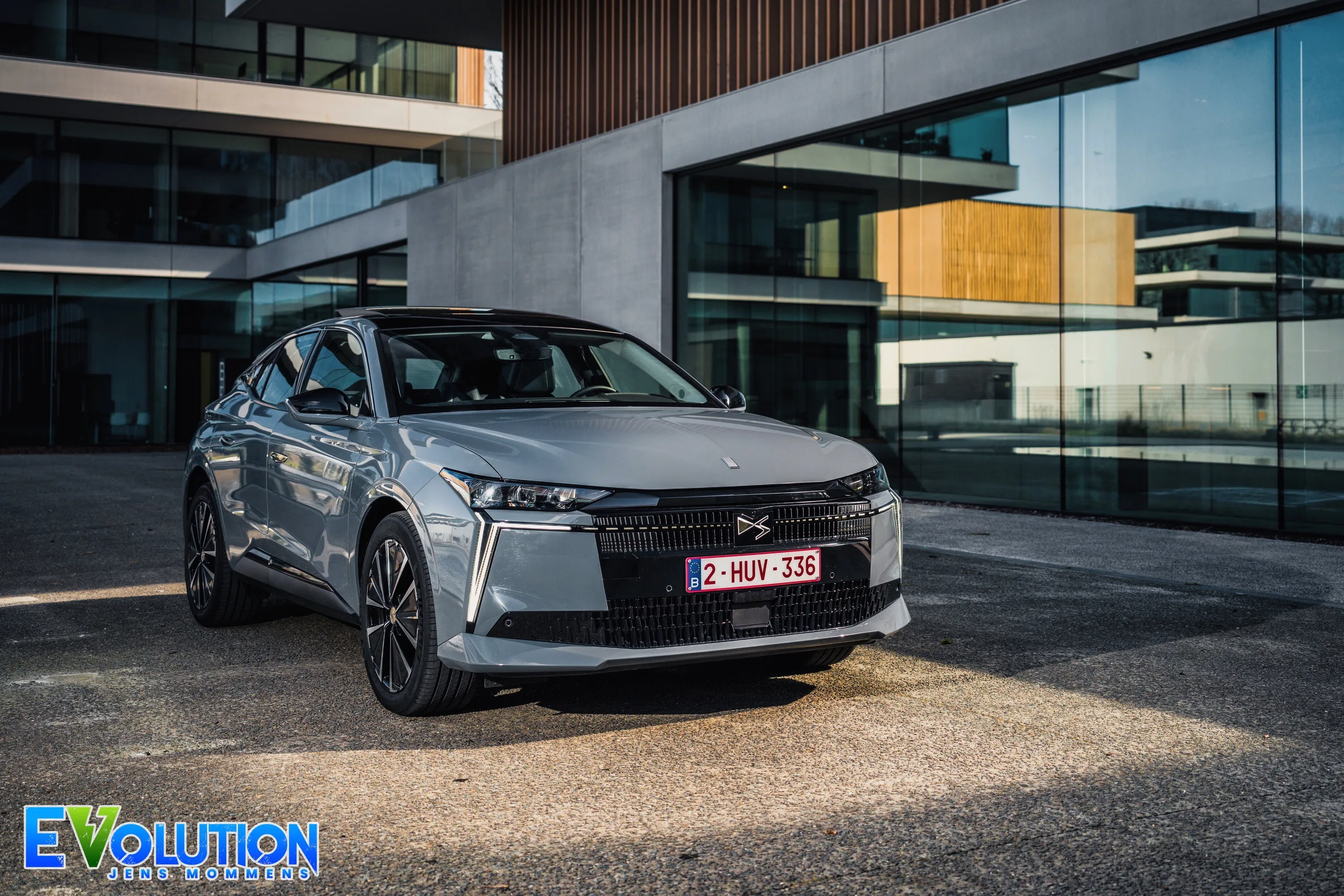 DS N°4 E-Tense