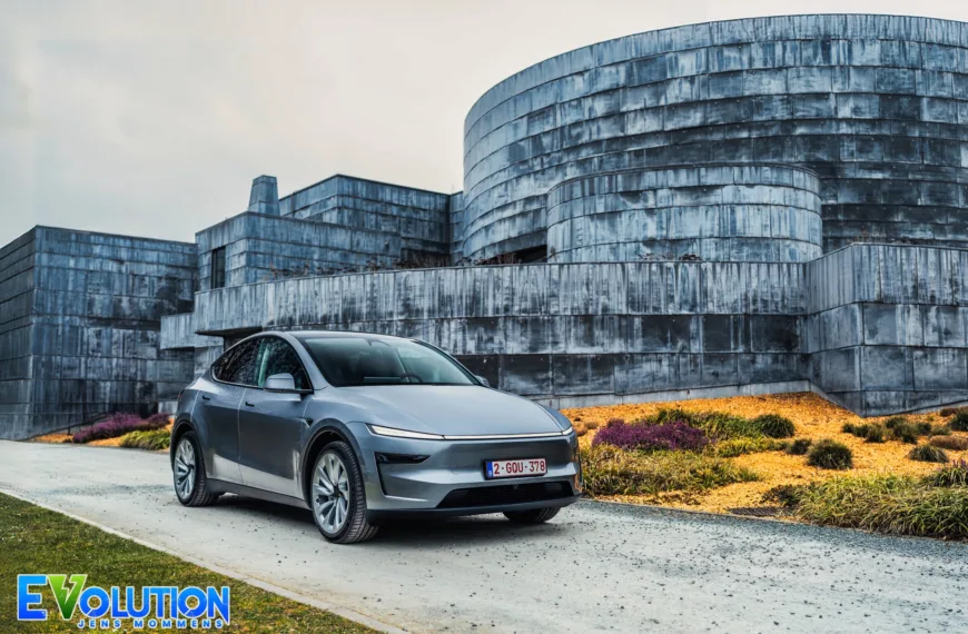 Review Tesla Model Y Premium Long Range RWD © Jens Mommens / Momenol Images