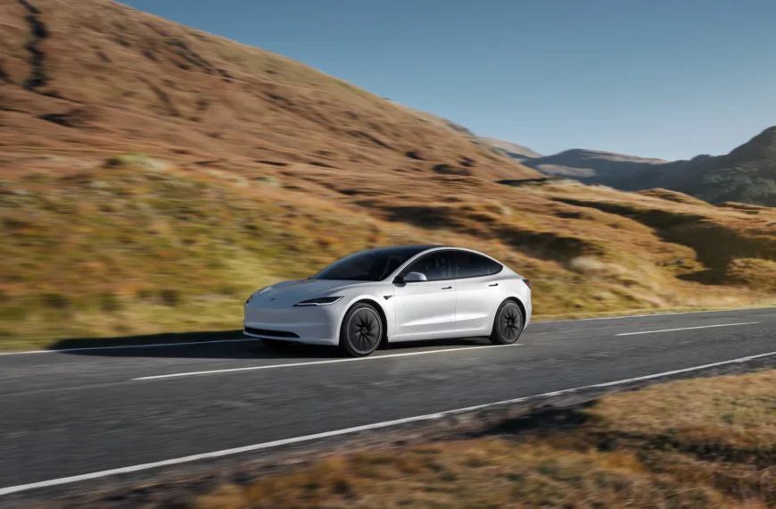 Tesla Model 3 RWD (Standard) review © Tesla