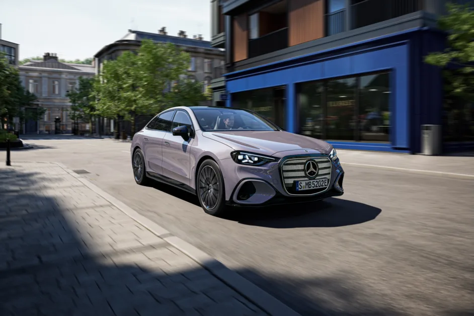 Nieuwe Mercedes-Benz C-Klasse: gigantisch display en volledig elektrisch
