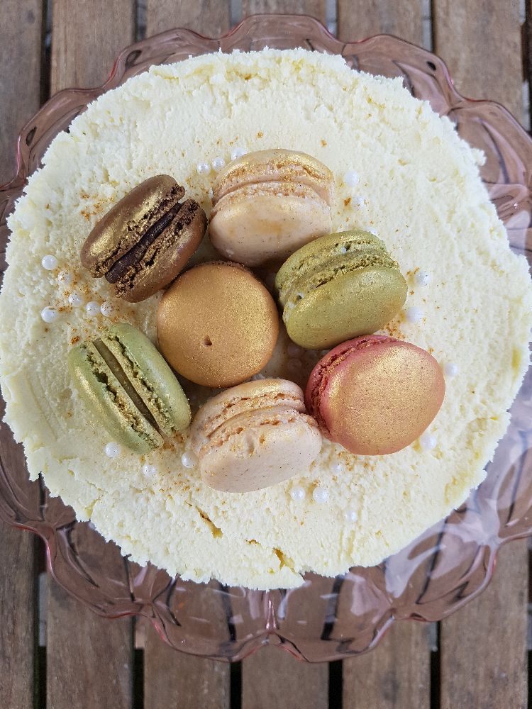 witte chocoladetaart met macarons II