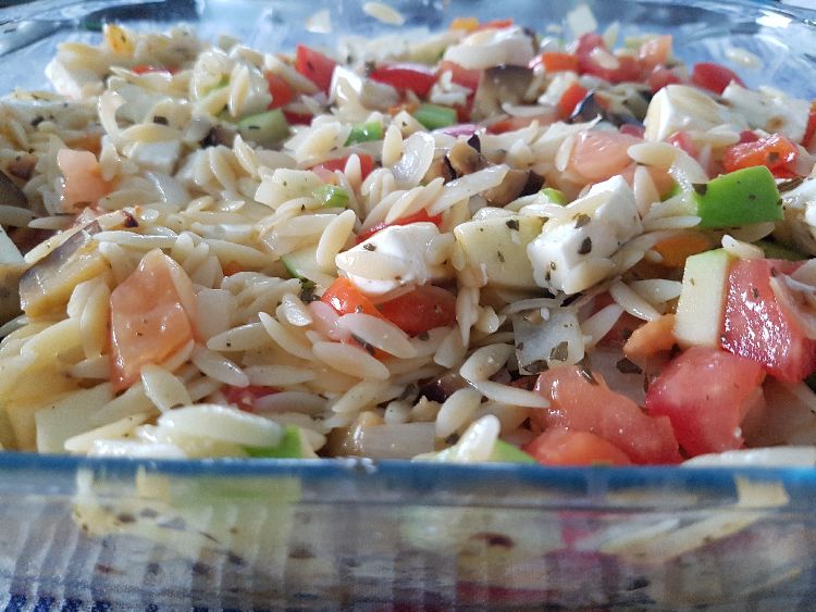 Griekse pasta salade