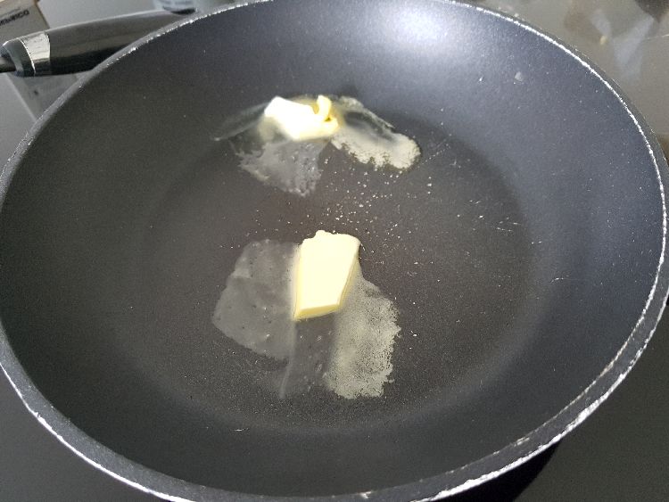 pannenkoeken boter in pan