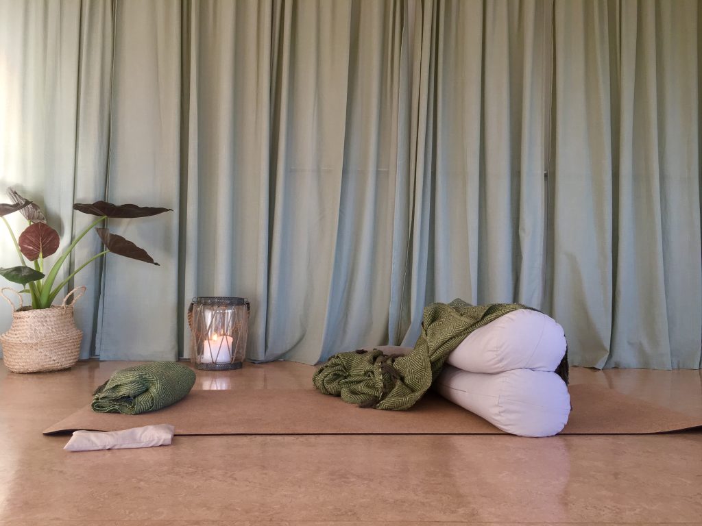 plats för yoga nidra