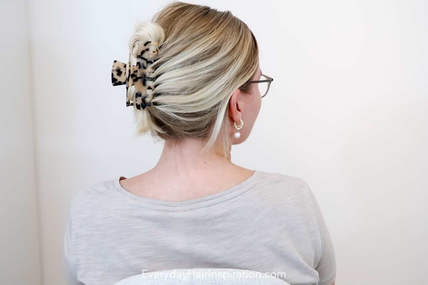 this might be one of my fav claw clip hairstyles for short hair !!!! #... |  TikTok