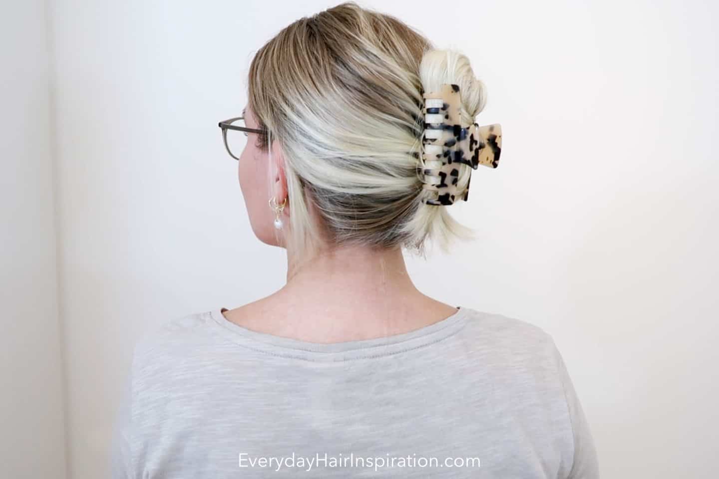 Claw clip  Clip hairstyles, Effortless hairstyles, Bride hair clips