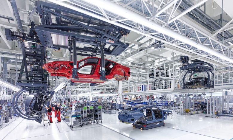 audi-e-tron-gt-production-at-bllinger-hfe-germany-factory_100870072_h.jpg
