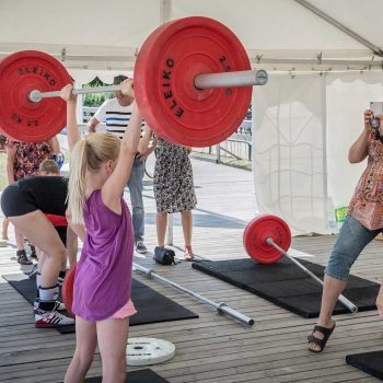 10. Olympic Day: Tält uthyrda för tyngdlyftning.