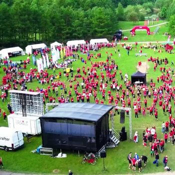 1. Blodomloppet: Scen och tält i olika storlekar uthyres för sportevent.